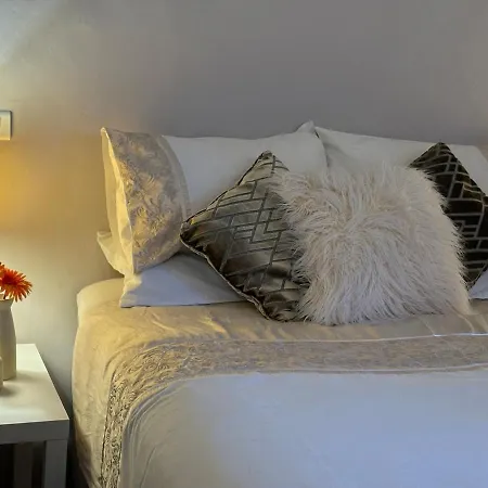 Slow-living Retreat In The French Countryside, Gers 아파트